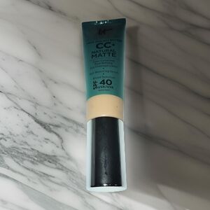 NEW IT Cosmetics CC+ Cream Natural Matte Foundation SPF 40 - Medium
